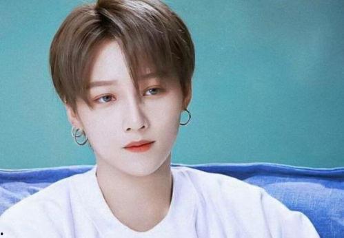 郑欣宜刘雨昕最新爆料,揭秘娱乐圈不为人知的一面